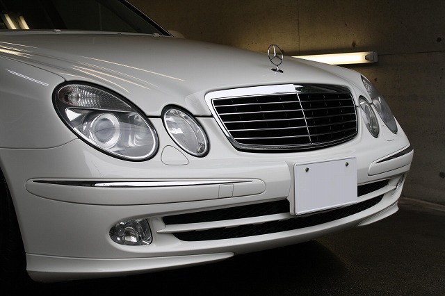 エルグランドに水垢除去＆ガラスコーティング(スタンダード)