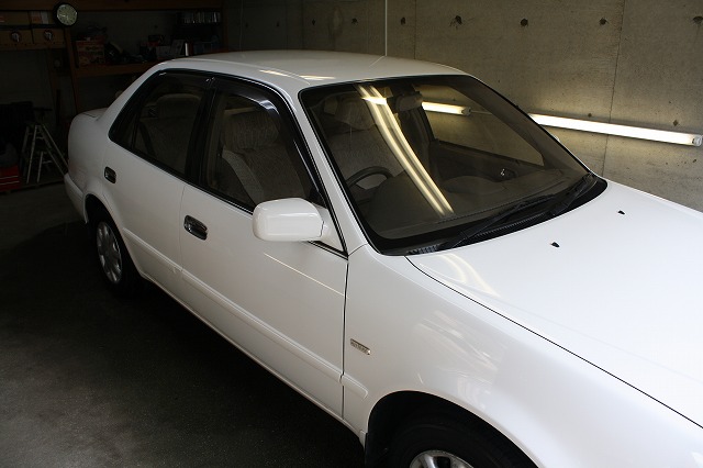 カローラにガラスコーティング(スタンダード)＆鉄粉除去