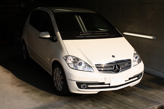 ベンツＡクラスにガラスコーティング(プレミアム)