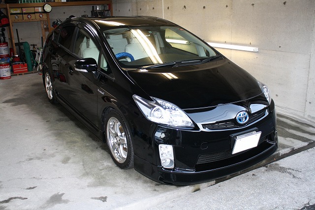 プリウスにガラスコーティング(プレミアム)