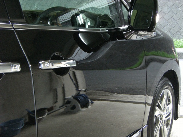 霊柩車にガラスコーティング(スタンダード)