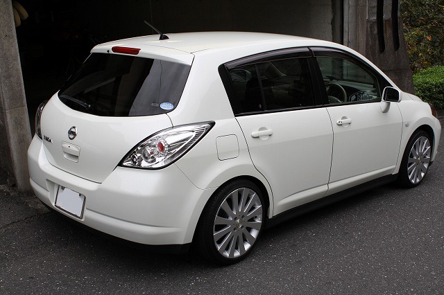 ティーダにガラスコーティング(スタンダード)＆ガラス撥水