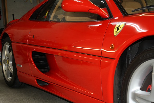 フェラーリにガラスコーティング(プレミアム)