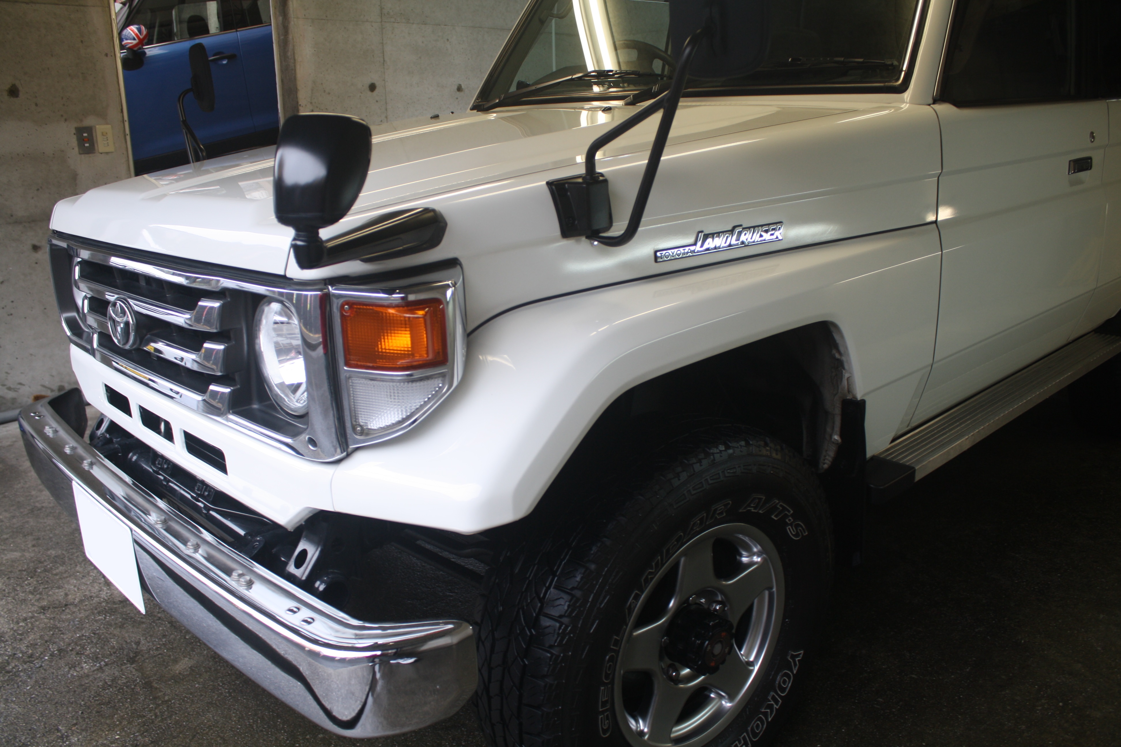 ランドクルーザーにガラスコーティングスタンダード＆ヘッドライト再生